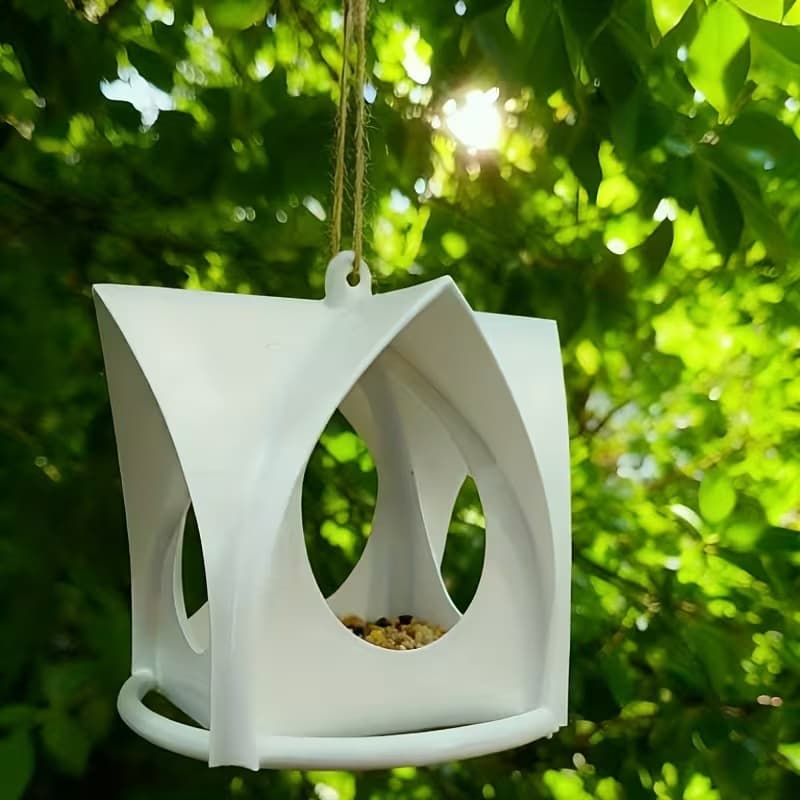 New Cross-Border Plastic Hanging Bird Feeder Durable Plastic Hanging Bird Feeder