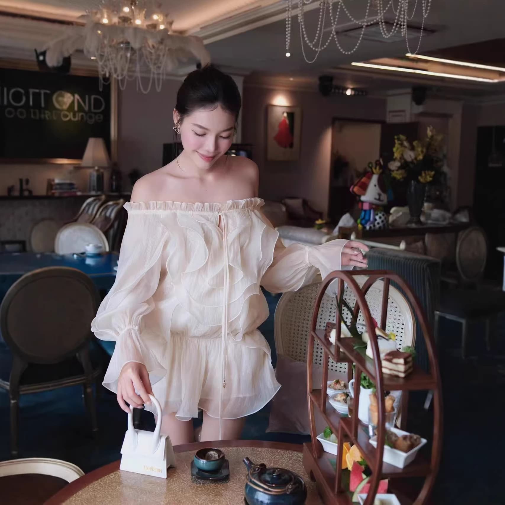 Vietnamese niche design mir@e 2026ss French romantic one-shoulder lantern sleeves ruffled flower dress