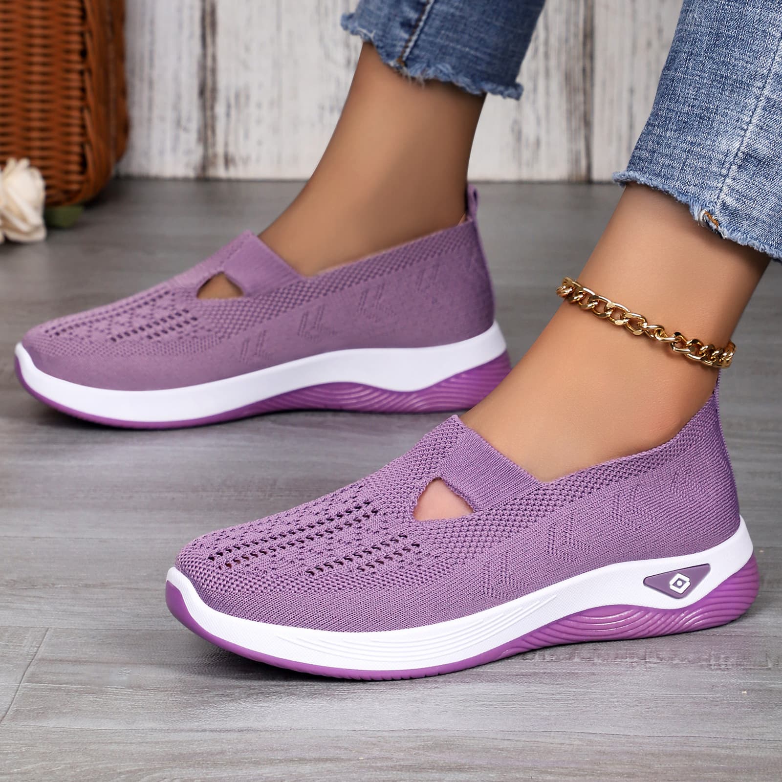Women's shoes, new style, breathable and comfortable single shoes for middle-aged and elderly women, factory direct sales, soft sole, casual slip-on, mesh upper, mother shoes.