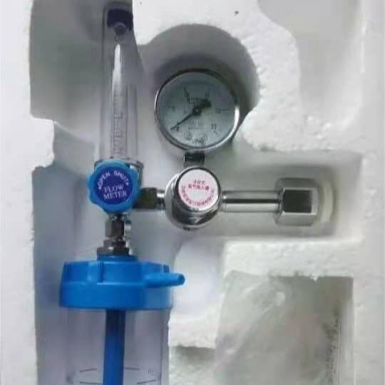 Float-type oxygen inhaler, regulator, cylinder oxygen gauge, cylinder gauge valve