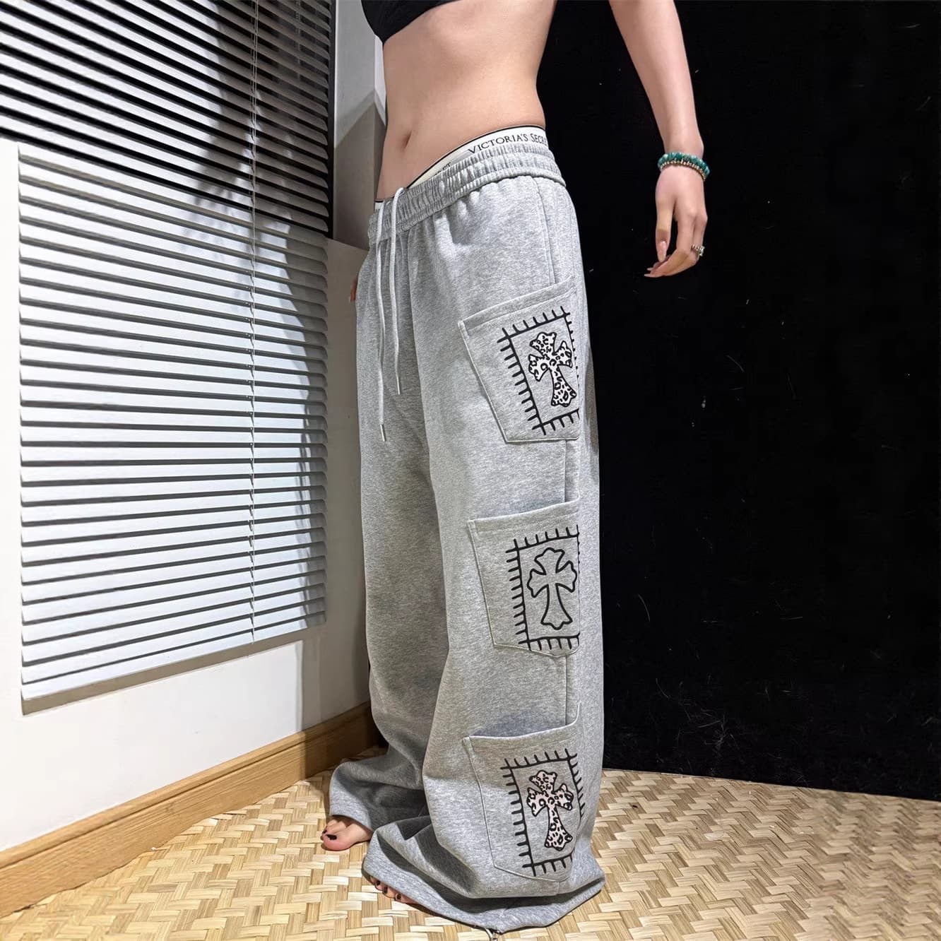 2026 New Gothic Style Creative Print Sweatpants Women Pockets Loose Casual Wide Leg Straight Long Pants Wholesale