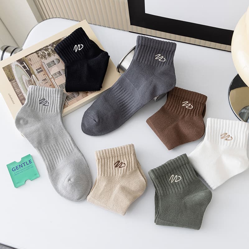 Cotton Socks for Men, Short Socks Spring and Summer, Moisture-Wicking Solid Color Versatile Athletic Socks, Embroidered Trendy Men's Socks