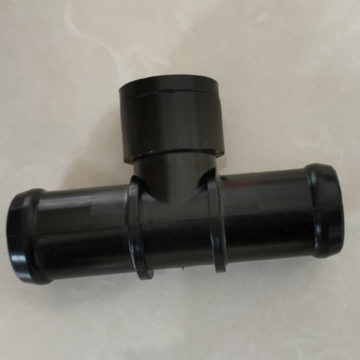 Supply 92500-AR000 for Infiniti Nissan Auto Water Hose Connector