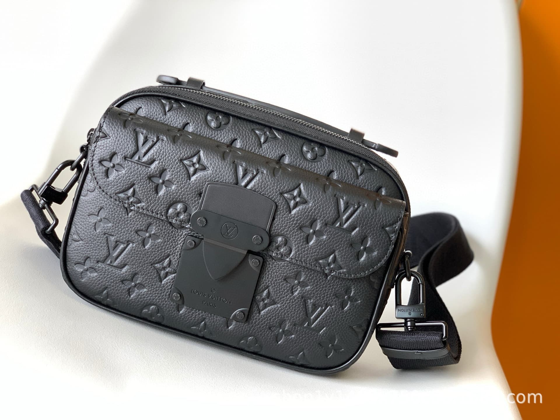 2026 Men's and Women's Leather Shoulder Crossbody Bag, 3-in-1 Camera Bag, Handbag, Versatile Vintage Style
