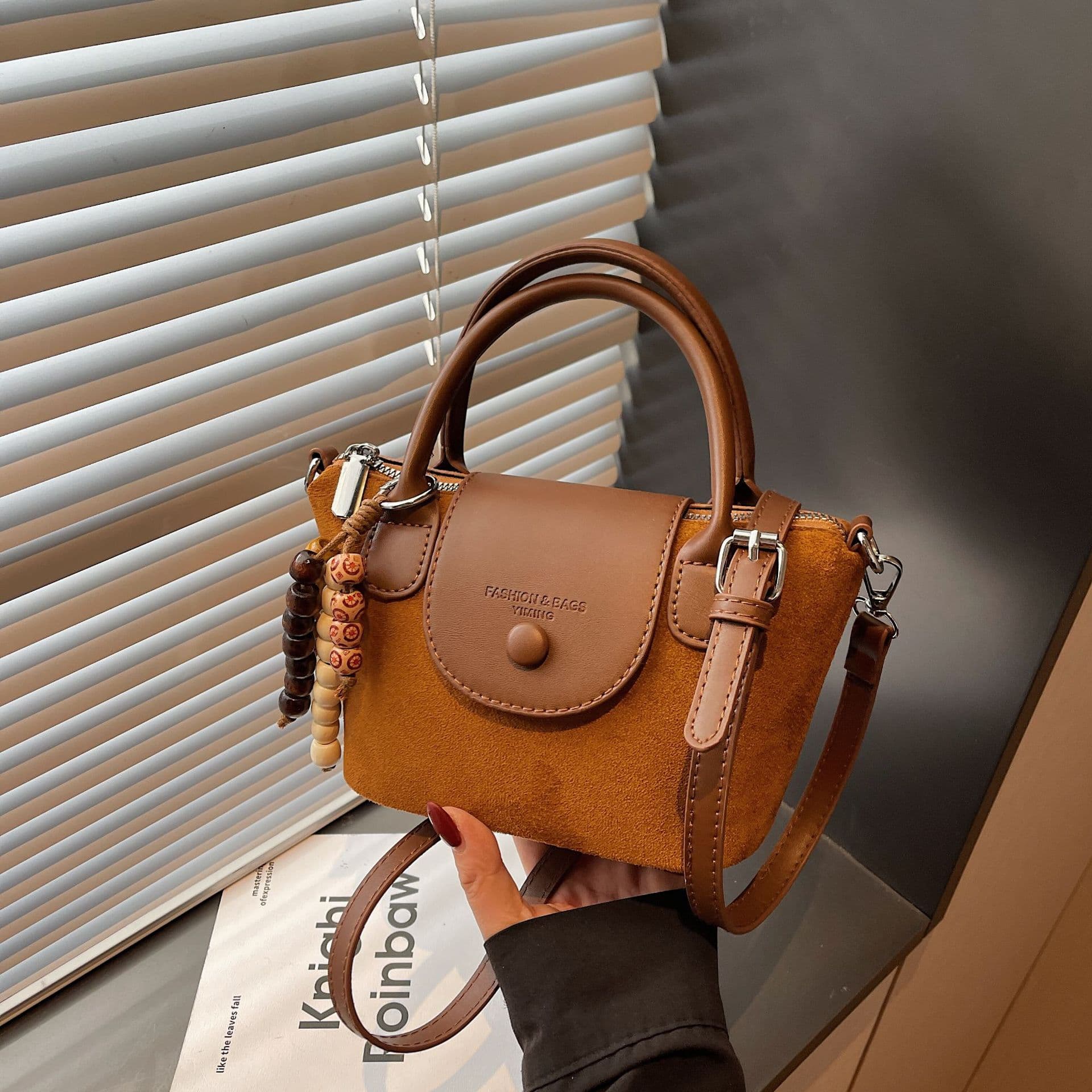 Fashionable Versatile Tote Bag Crossbody Bag Women's Bag Simple Shoulder Bag Casual Commuter Large Capacity Retro Handbag