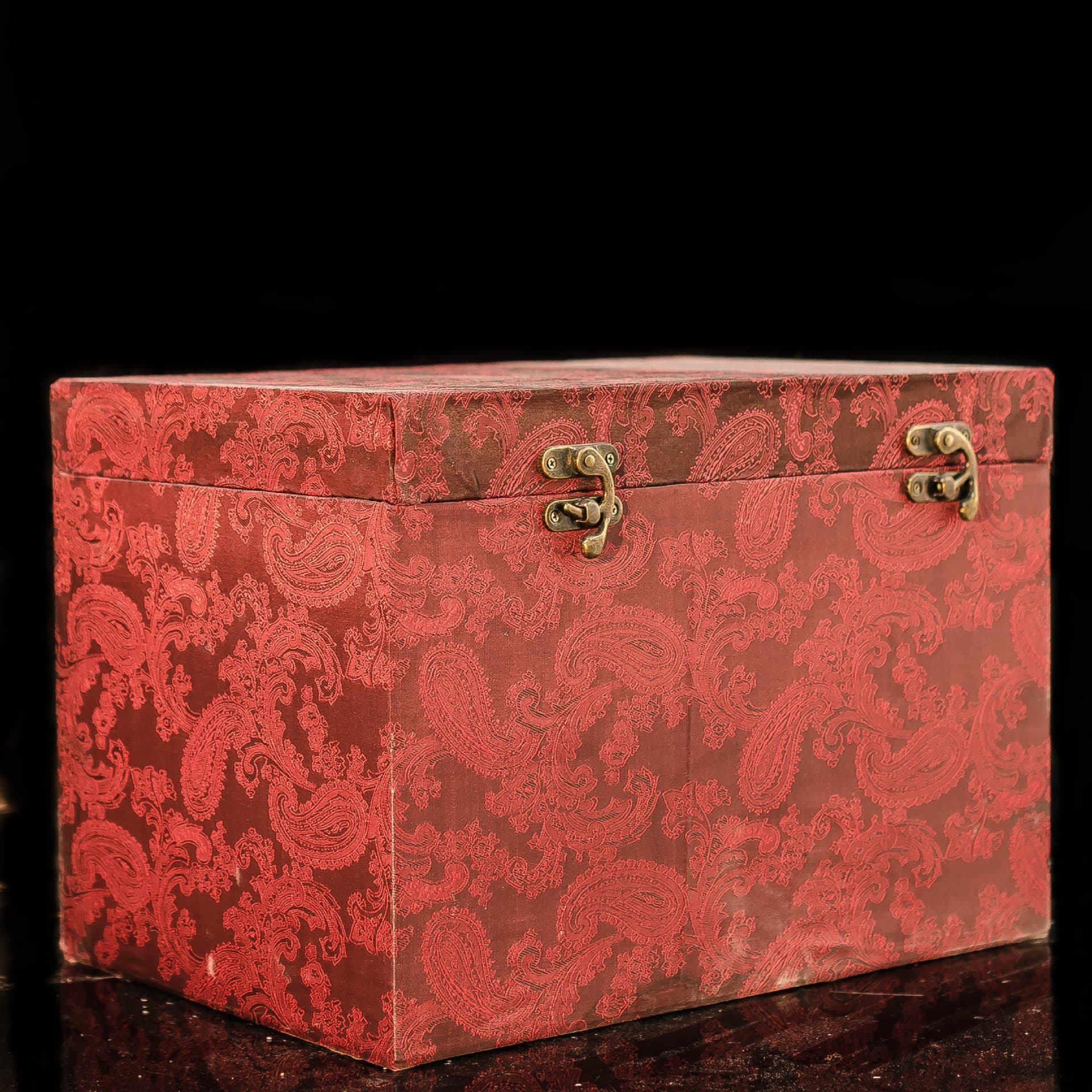 Large-sized craft decorative gift packaging hard box for caskets, antiques, and collectibles