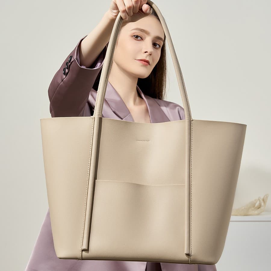 2025 New Genuine Leather Women's Tote Bag Summer Handbag Large Cowhide Commuter Shoulder Bag for Work Women's Large Capacity
