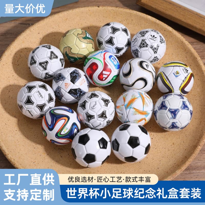 World Cup Mini Soccer Ball Souvenir Gift Set, USA-Mexico Soccer Ball Model, Simulation Mini Soccer Ball, Fan Gift