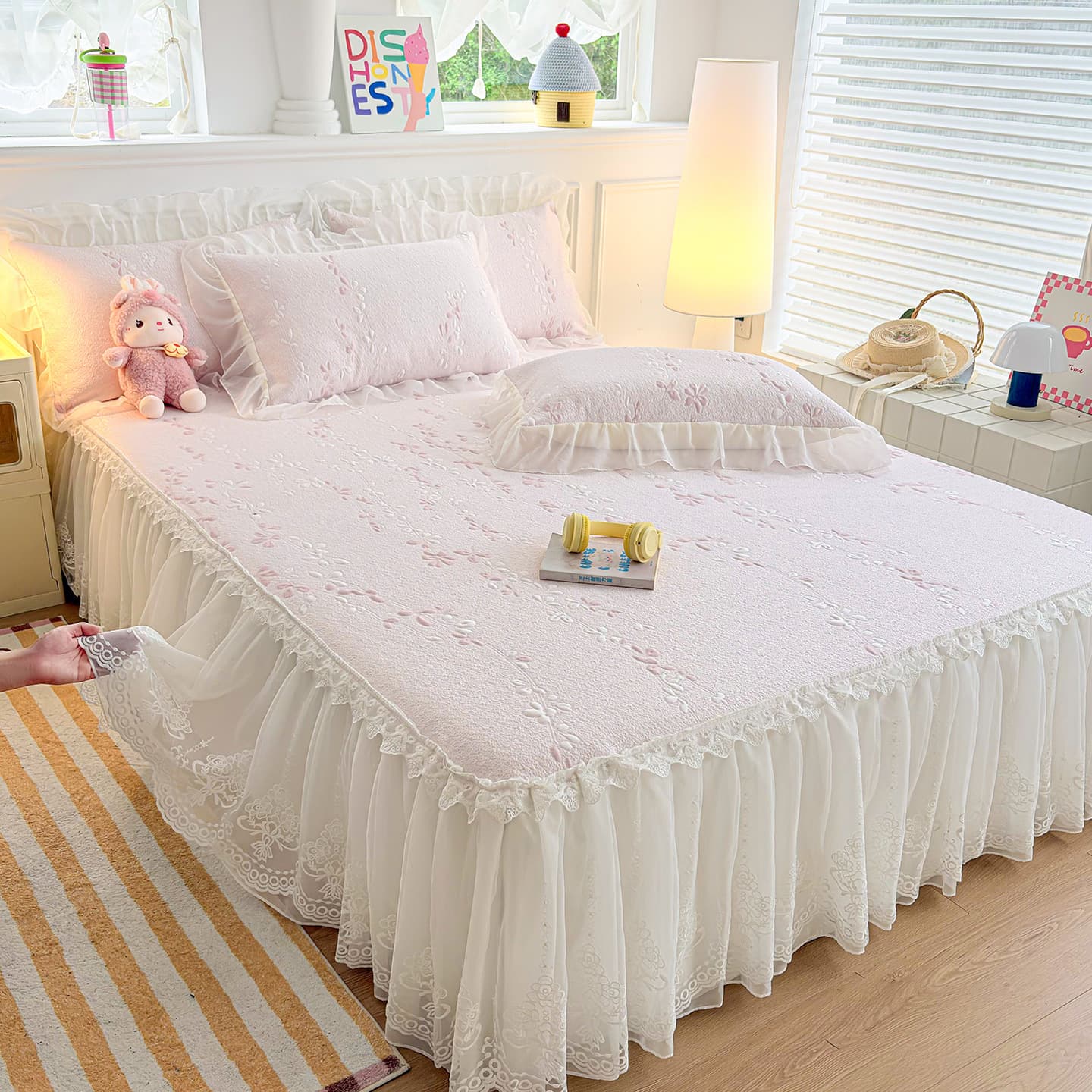 Summer Fairy Cool Non-slip Sheet Soft Mat Machine Washable Class A PE Bed Skirt Summer Quilt Mat Three-piece Set Cool and Slippery