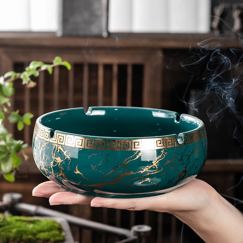 Nordic Chinese Large Extra Large Ashtray Ceramic Creative Personality Anti-Ash Trendy European Home Living Room Ashtray