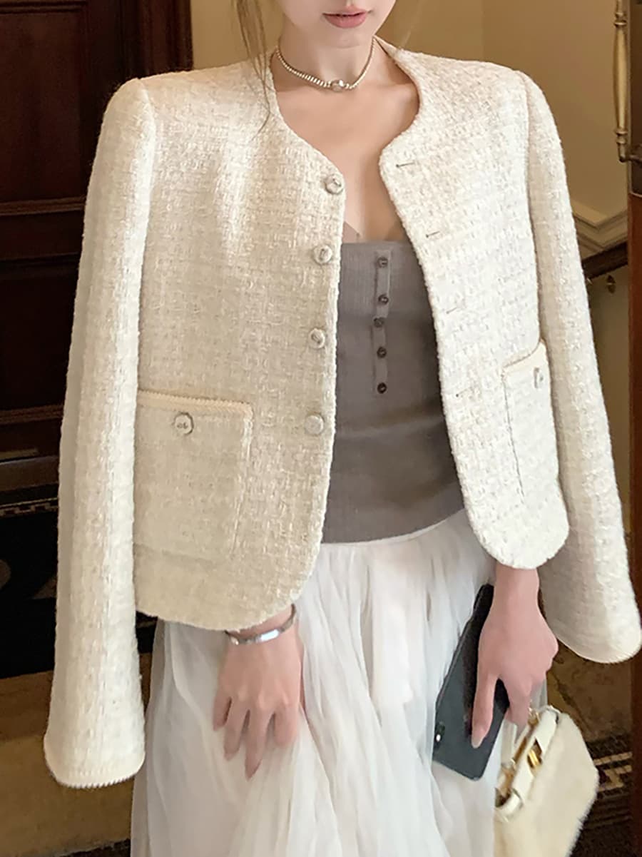 Liuguang Pictorial_Exquisite Detail Woven Handmade Button Chanel-Style Autumn Cardigan