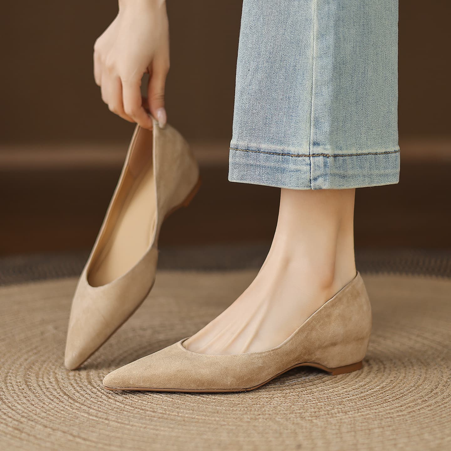 Super Stylish~ Pointed-Toe Slip-On Pumps for Women 2025 New Simple Versatile Height-Increasing Shoes