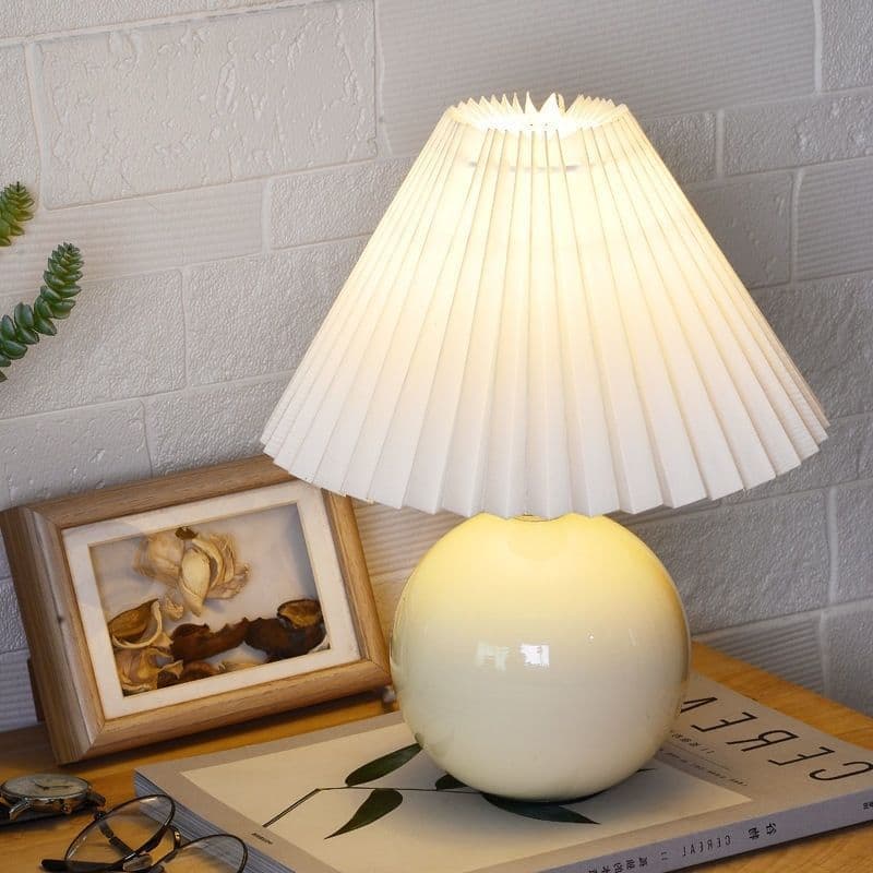 Bedroom bedside lamp, internet-famous style, girl-friendly warm nursing night light, pleated table lamp