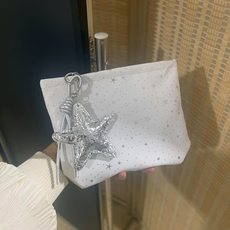 Star Pendant White Niche Clutch Bag for Women, New High-End Makeup Bag, Portable Storage Bag, Lightweight and Fashionable