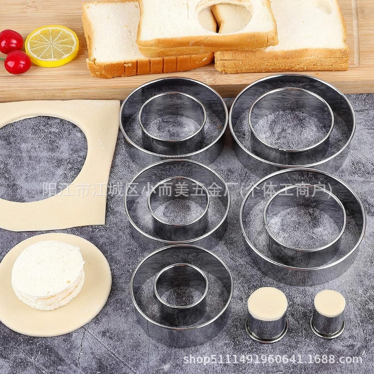 Factory Wholesale Stainless Steel Mousse Ring Cake Mold 12-Piece Set Rolled Edge Cake Biscuit Round Cutter Baking Tool