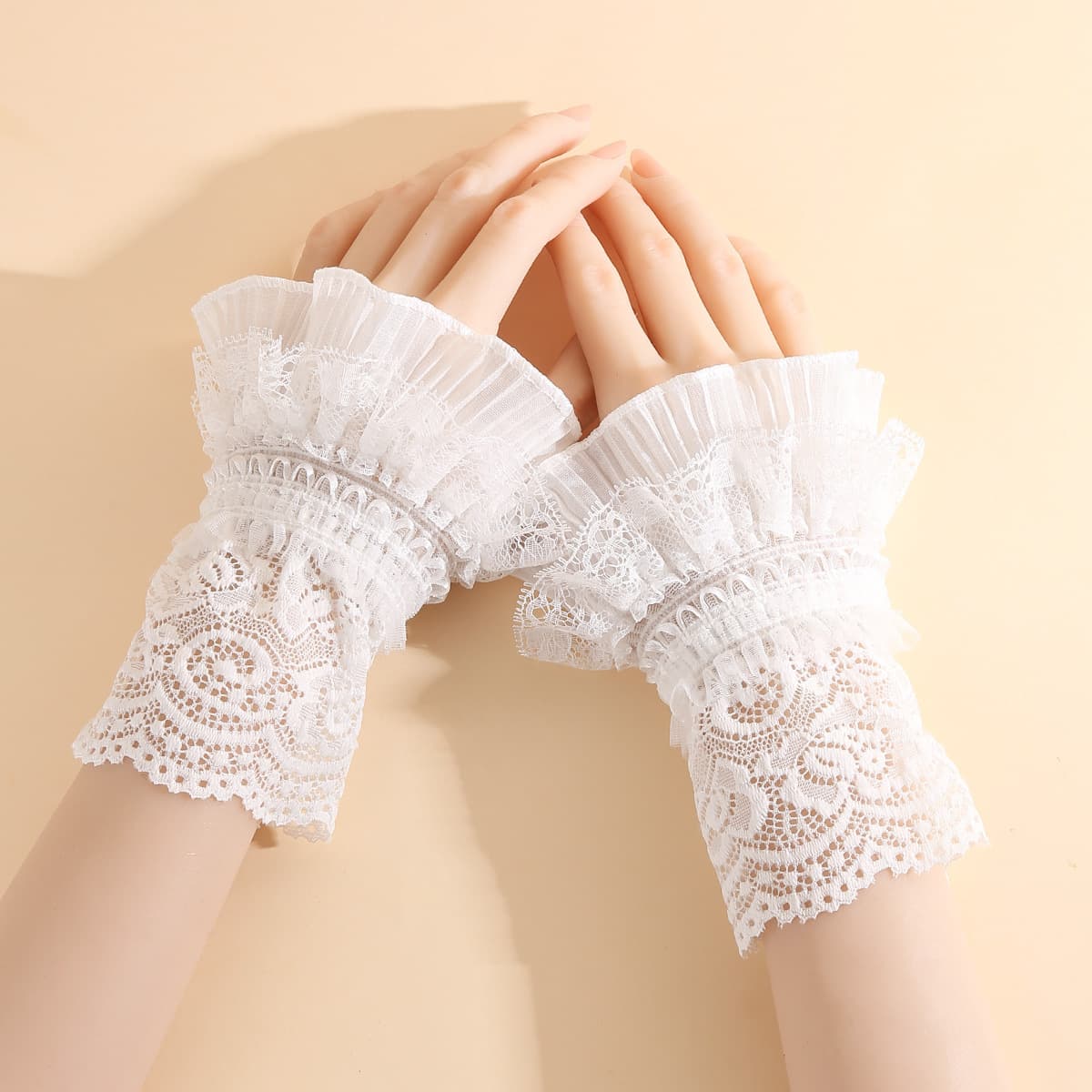 Bell sleeves, fake sleeves, fake cuffs, wristbands, nail art photography props, fairy sleeves, decorative gloves, cute girls.