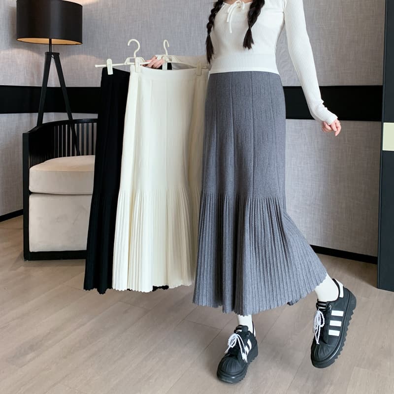 In Stock Maternity Dress Autumn Winter New High Waist Knitted Pleated Skirt Fashionable Trendy Mom Age-Defying Slimming Flared Long Skirt