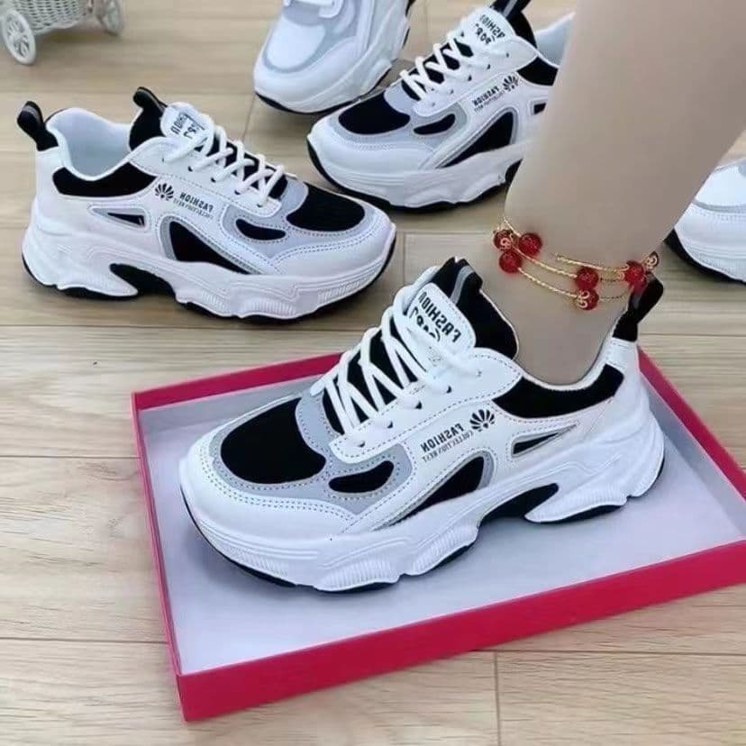 Dad Sneakers Women Ins Fashion Versatile Mesh Breathable Women's Shoes Summer Dad Sneakers Reflective Thick Sole Shoes Black White