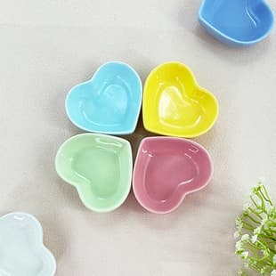 Cross-border wholesale household ceramic seasoning dish creative small heart-shaped mini vegetable dish tableware vinegar dish seasoning dipping dish