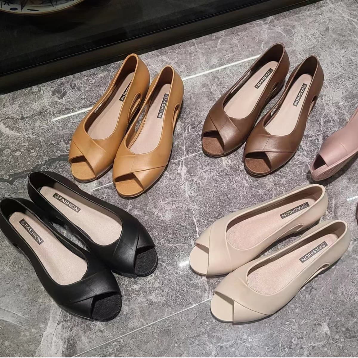 Heli Shark Women's Sandals Summer New Style Heel Sandals with Back Strap, Chunky Heel Flat Casual Solid Color Fashion Sandals