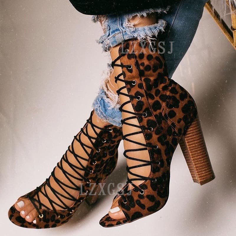 F101299 European and American style 2020 summer cross strap snake print 40-43 thick heel large size women's sandals independent station