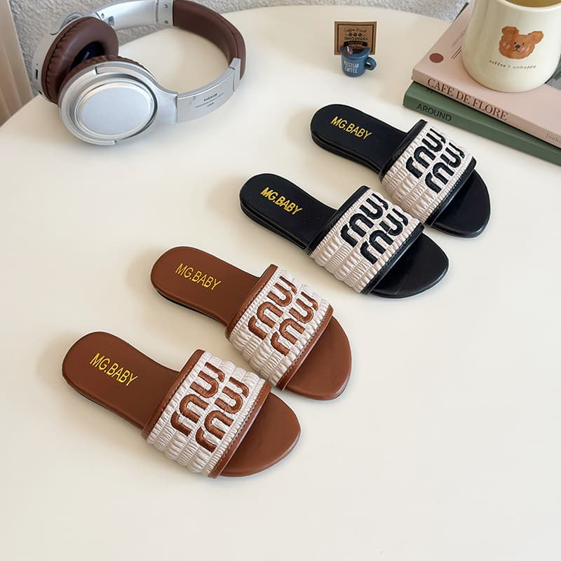 Summer Fashionable Girls' Sandals 2026 New Style Baby Shoes Outdoor Shoes Toddler Letter Slippers Girls' Shoes