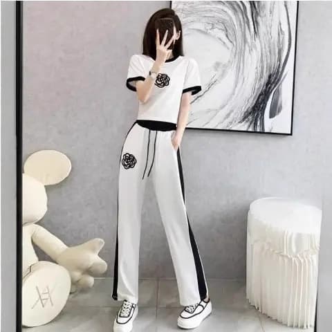 Women's Casual Two-Piece Set, New Short-Sleeve Street Style, Fashionable and Age-Defying