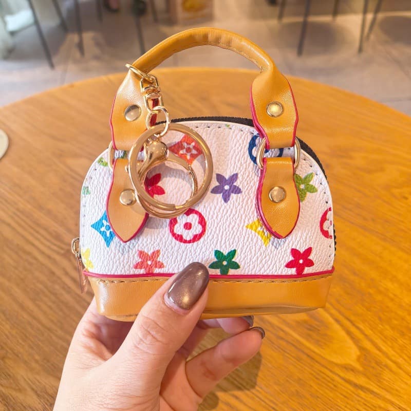 Cross-border wholesale handbag charm, large-capacity commuter shell bag, light luxury versatile accessory, women's handbag decoration