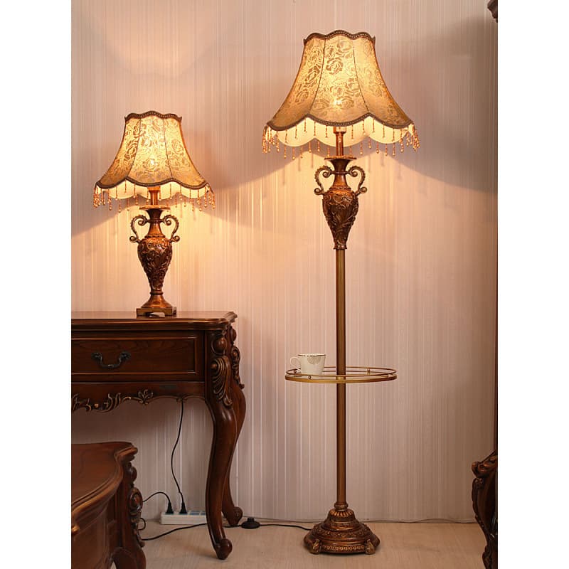 A8L European-style Floor Lamp, American Vintage Home Living Room Sofa Coffee Table Lamp, Standing Lamp Bedroom Nightstand Tall