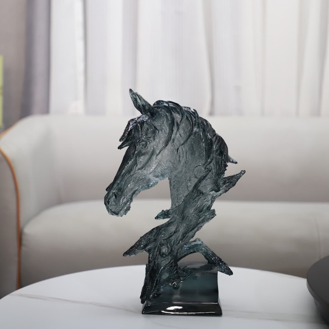 Nordic Creative Transparent Resin Horse Head Sculpture Craft Ornament for Entryway Living Room Study TV Cabinet Home Decoration