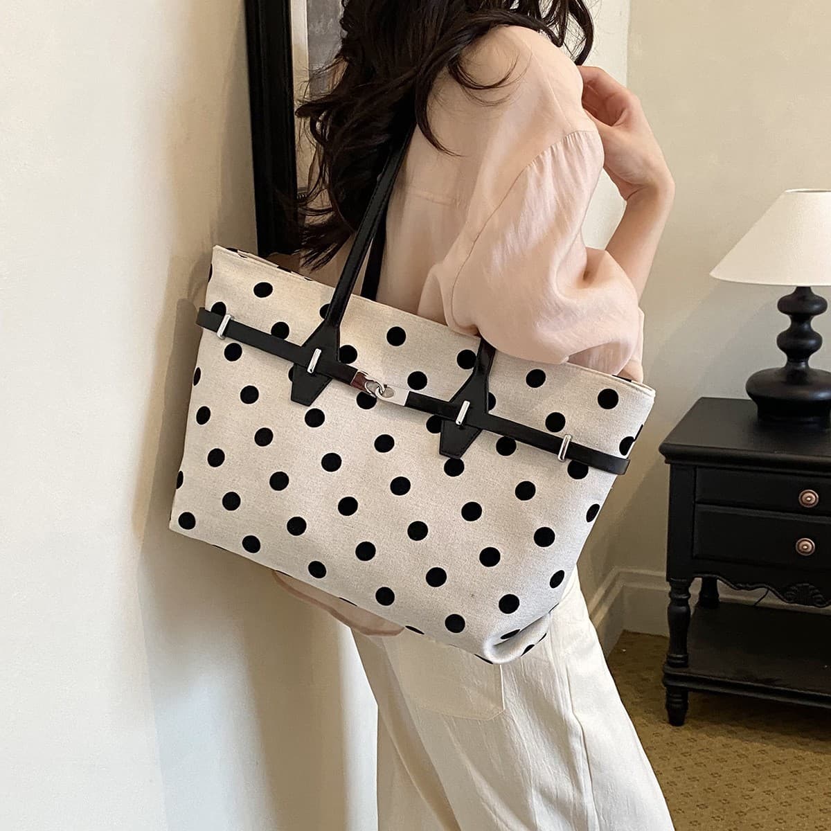 Bags for women, high-looking black and white contrasting polka dot shoulder bag, cross-border strap, decorative tote bag, large-capacity commuter bag