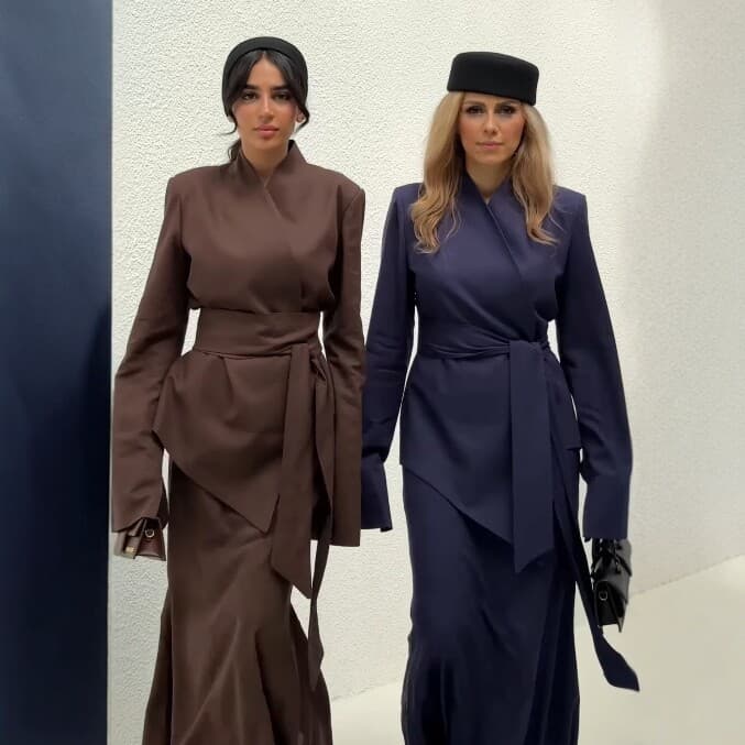 2026 Amazon European and American long-sleeved V-neck belted waist dress suit fashionable casual women's cross-border long skirt
