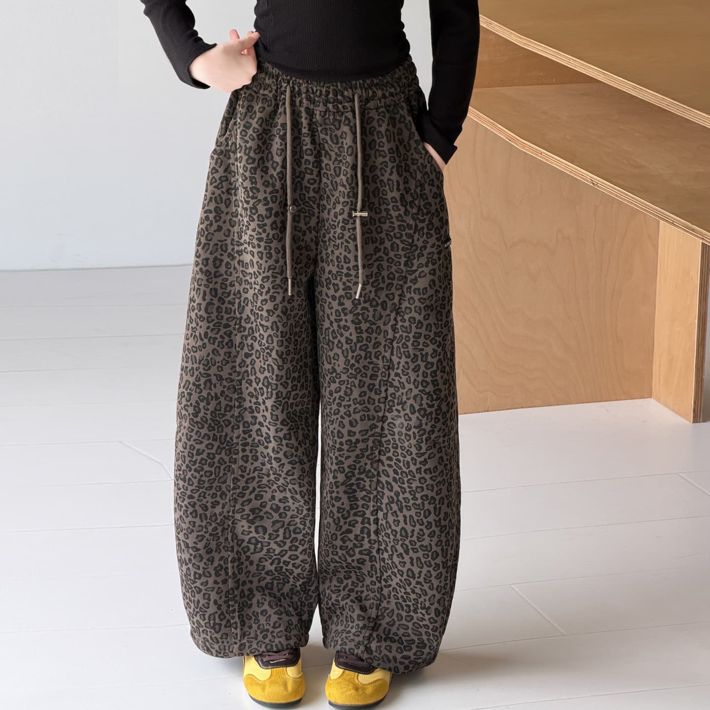 Girls' Sweatpants Fall 2026 New Style Medium and Big Kids Korean Version Casual Curved Blade Pants Children's Spring and Fall Trendy Leopard Print Pants