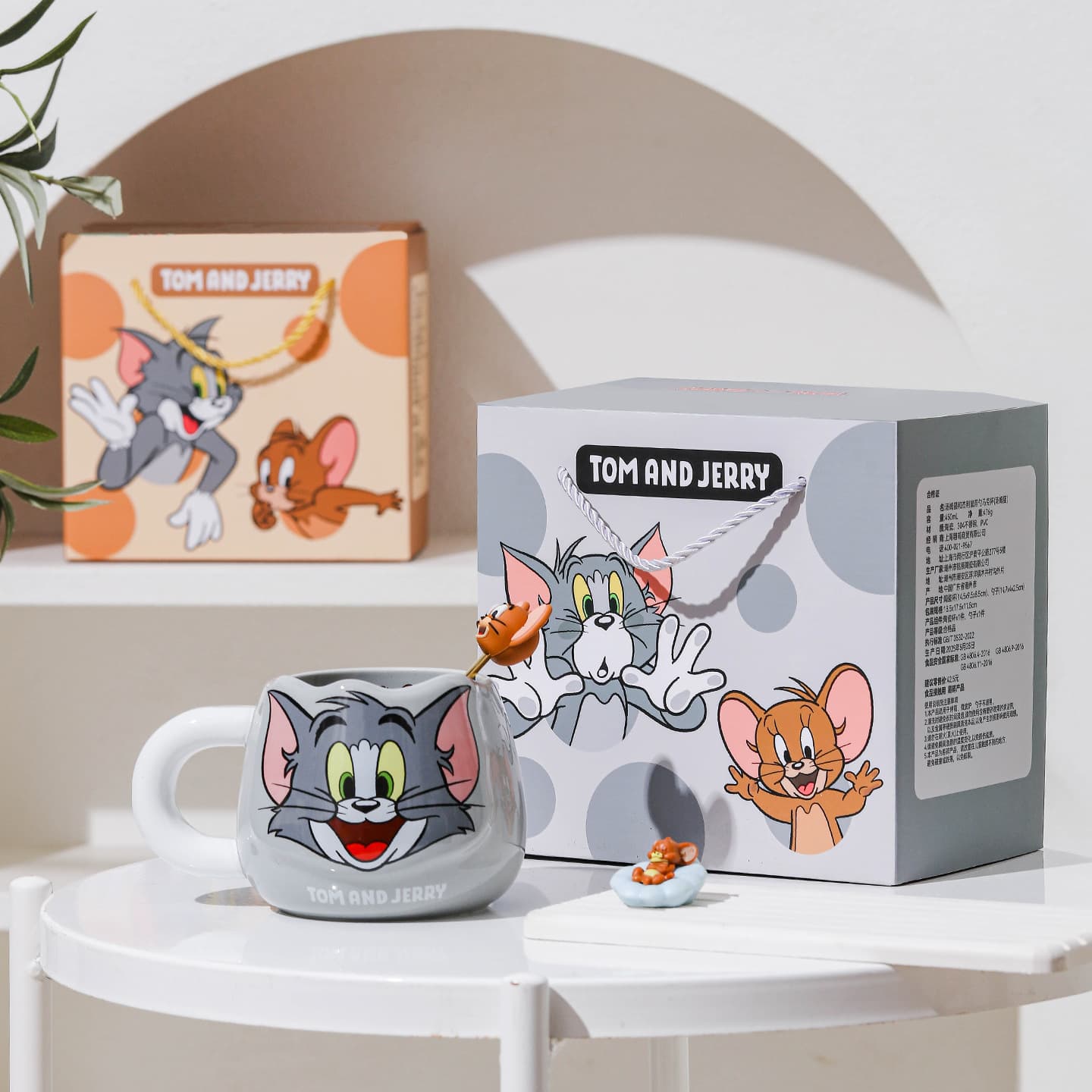 Tom and Jerry genuine cartoon household water cup birthday gift souvenir cute ceramic mug gift box