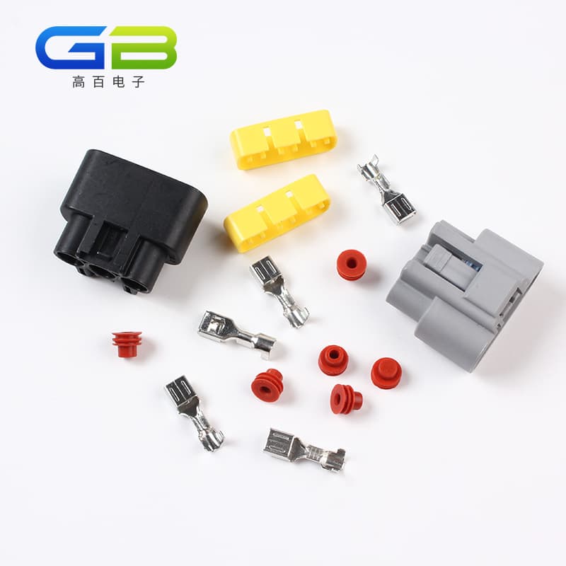 Large displacement voltage regulator, rectifier, electronic regulator, mating plug