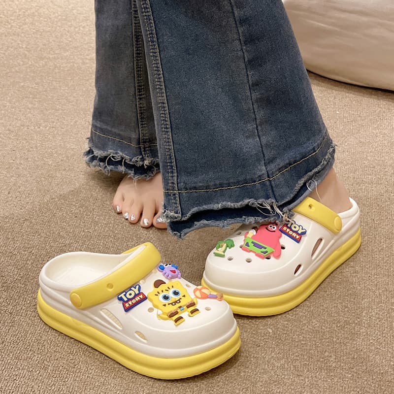 Dopamine Hole Shoes Women's Summer Student Indoor Outdoor Cartoon Cute Casual Slip-On Sandals