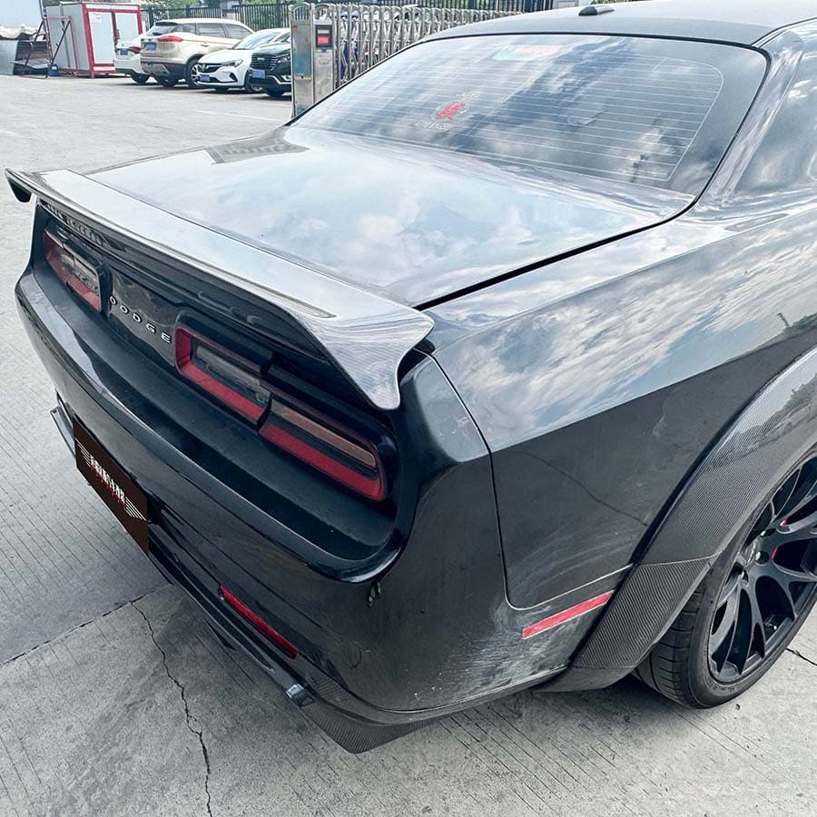 Suitable for Dodge Challenger SRT Carbon Fiber Rear Spoiler Spoiler Auto Accessories 2015-2023