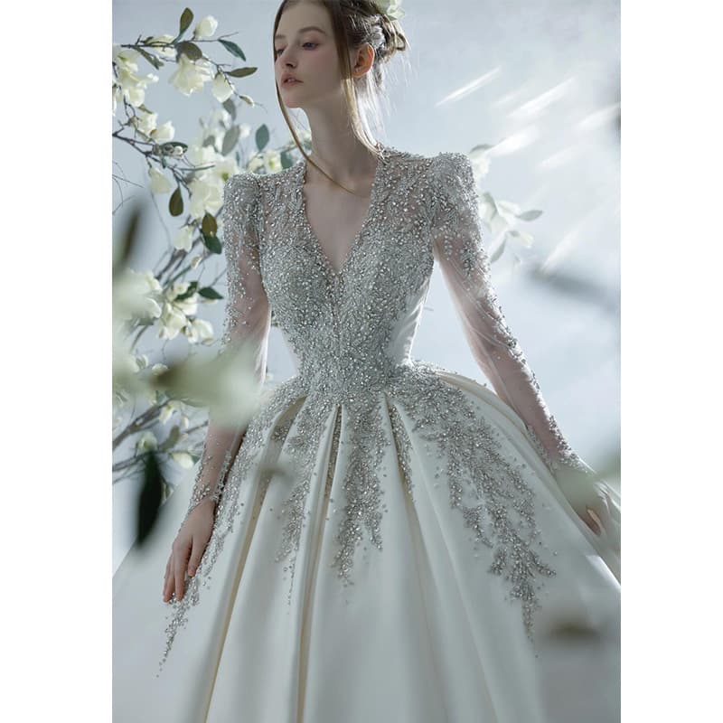 Vintage Main Wedding Dress 2025 New Runaway Princess Heavy Craft Long Sleeve V-Neck Petite Going-Away Gown Satin French Lightweight