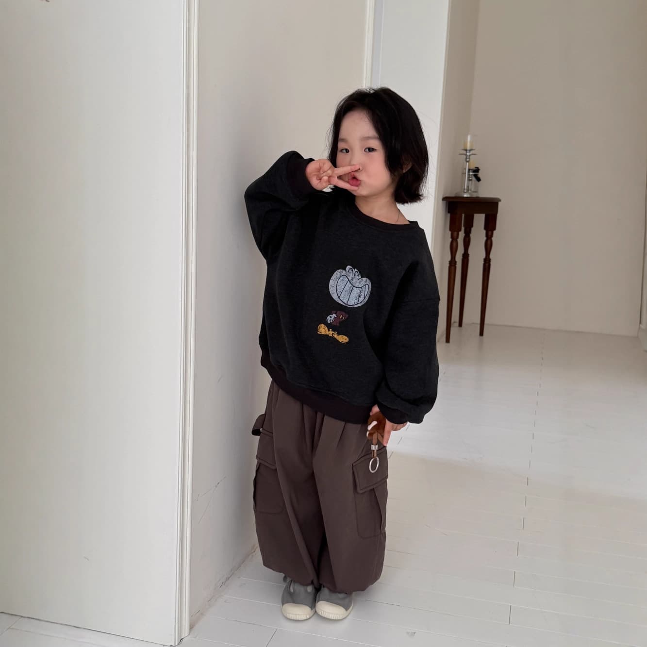 Half Pomelo Children's Sweater 2026 Winter Baby Girl Korean Cartoon Printed Velvet Sweater Children's Round Neck Thickened Top