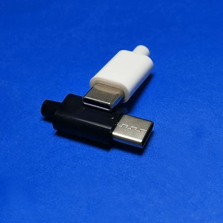 The headphone data cable shell is TYPE-C, available in black and white, and can be fitted with a crescent-shaped tail tube. It can be molded and glued in place.