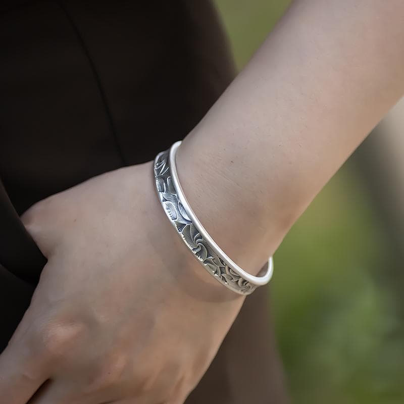 Caiyun 9999 Pure Silver Vintage Spiral Wrinkled Wide Cuff Bracelet, Chinese-Style Carving