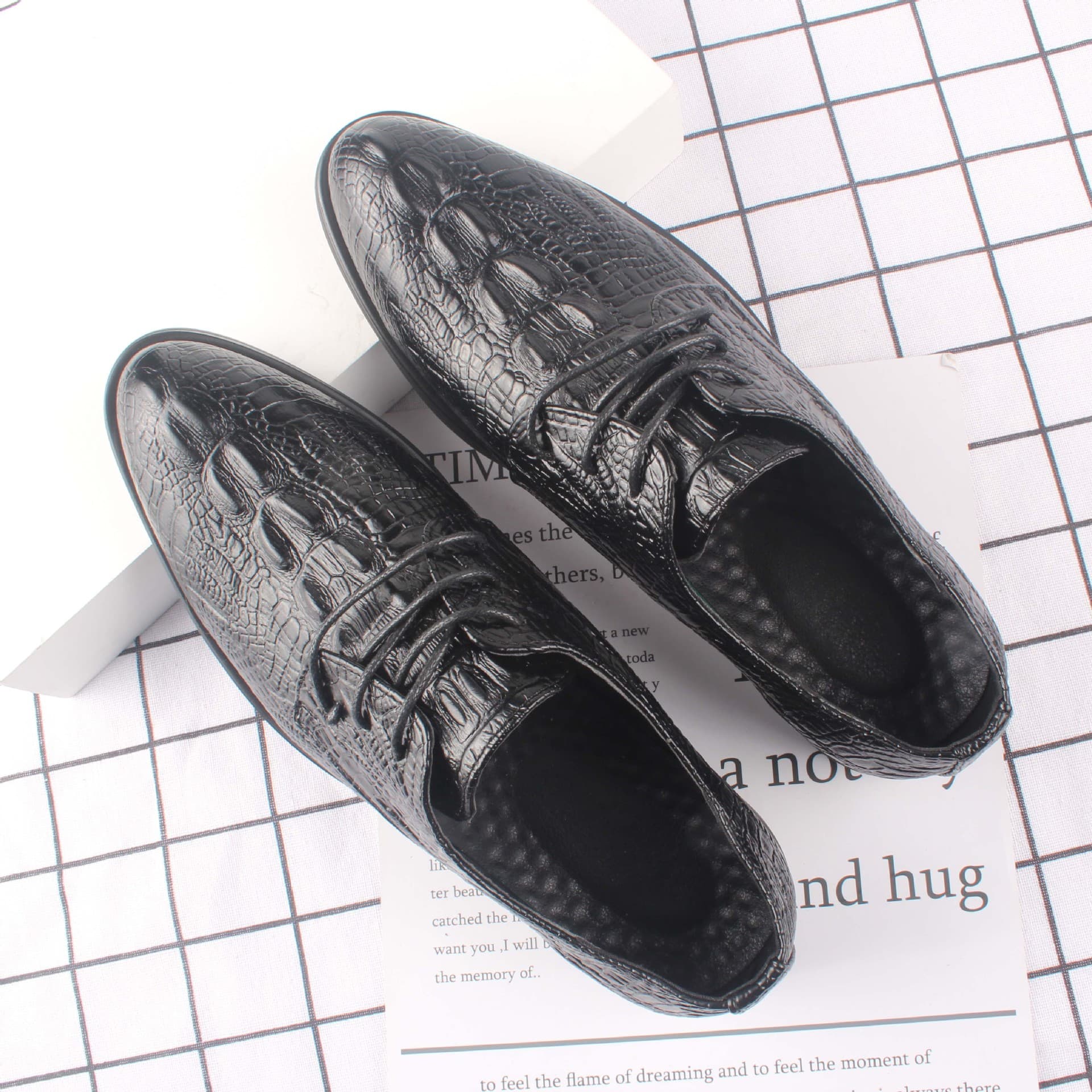 Large Size Business Formal Leather Shoes 38-48 Men's Embossed Crocodile Pattern Shoes Black Pointed Toe Trendy Shoes 7262