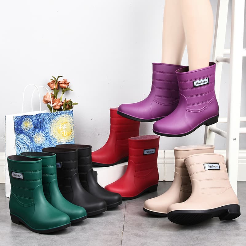2021 new women's rain shoes, adult water shoes, rain boots short to high shaft, fashionable anti-slip all-season rubber shoes waterproof.