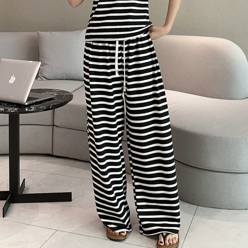 Black and white striped casual wide-leg pants for women in spring and summer, loose and drapey, floor-length straight pants, thin large size pants
