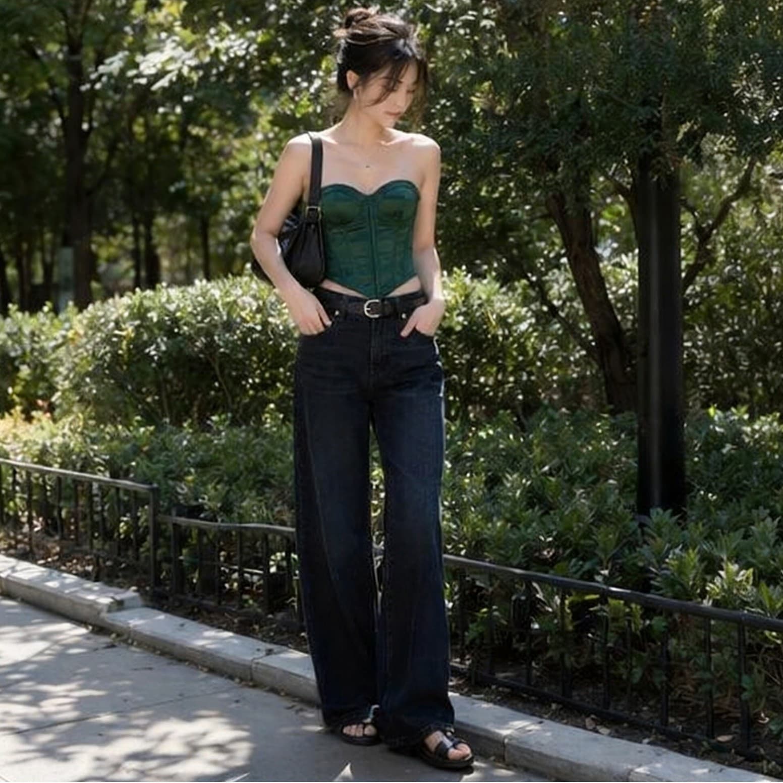 French-Style Green Unique Fishbone Strap Bralette Women's Tank Top with Padded Design, High-End Waist-Cinching Sexy Tube Top