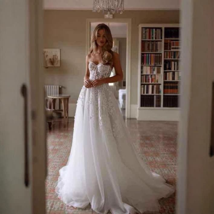 AliExpress New Light Wedding Dress French Tubeless Long Dress Lace Appliqué Puff Skirt Photo Long Dress