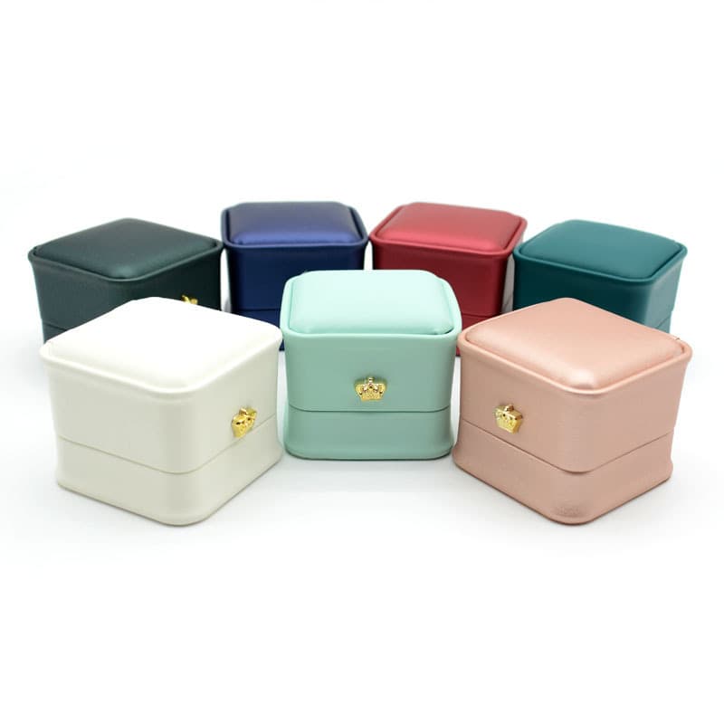 Luxury Leather Waist-Trimmed Jewelry Box High-End Crown Ring Earring Case Jewelry Packaging Box Wholesale in Stock