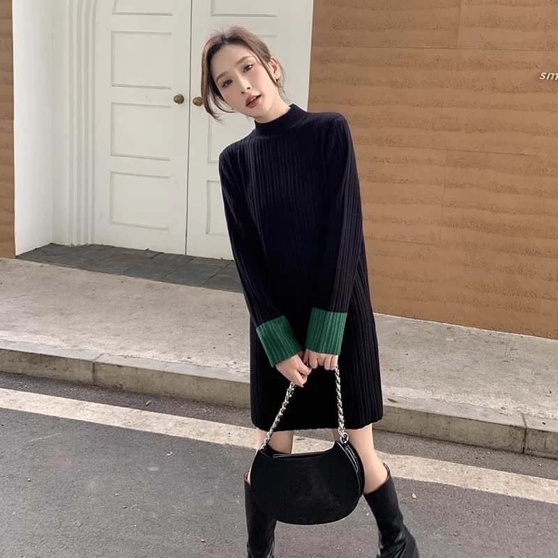 Half Turtleneck Color-Block Sleeve Knit Dress for Women, Autumn/Winter Loose Fit Petite, Pairs with Coats, Straight Tube Sweater Dress