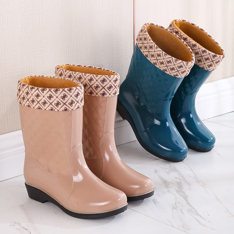 Wholesale mid-calf rain boots for women, fashionable, fleece-lined, removable, warm, thickened, waterproof, non-slip shoes, work boots, kitchen boots