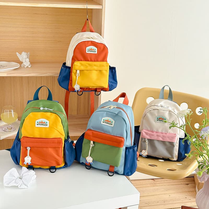 New color-block children's backpack, cute kindergarten bag for boys and girls, lightweight travel backpack